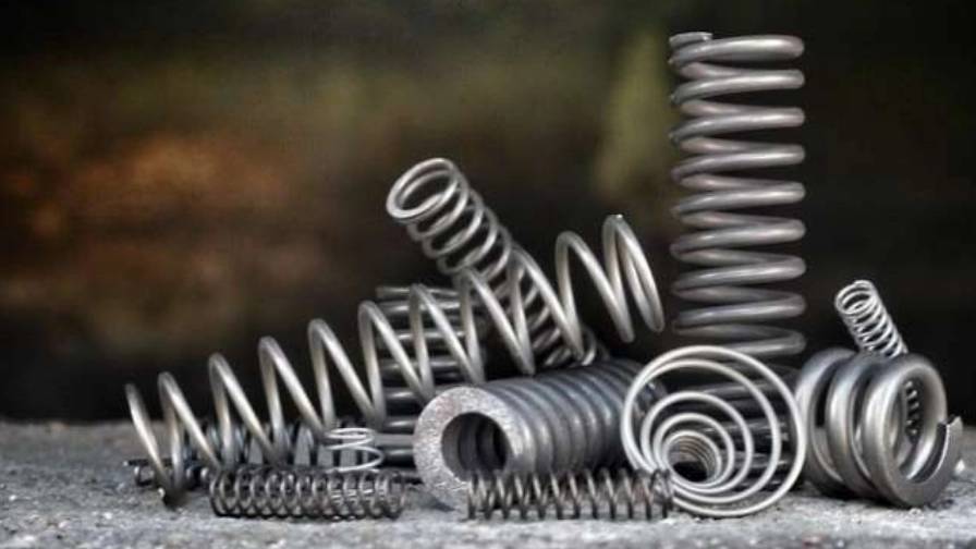 از چه نوع موادی برای ساخت فنر استفاده میشود؟